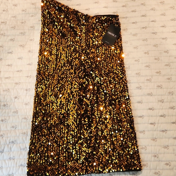 NEW, beautiful gold sequined mini dress by Forever 21. Perfect condition! - Picture 3 of 8